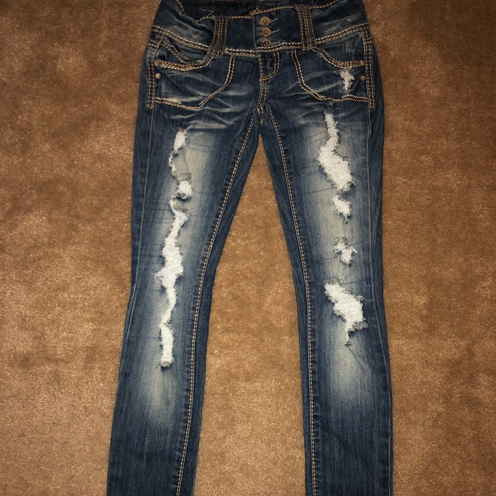 Size 1 Almost Famous Skinny Jeans
